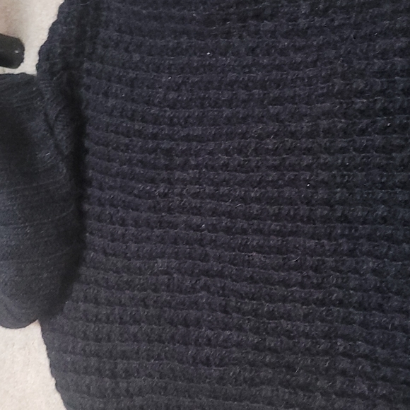 Guess cowl neck oversized sweater - Picture 2 of 2